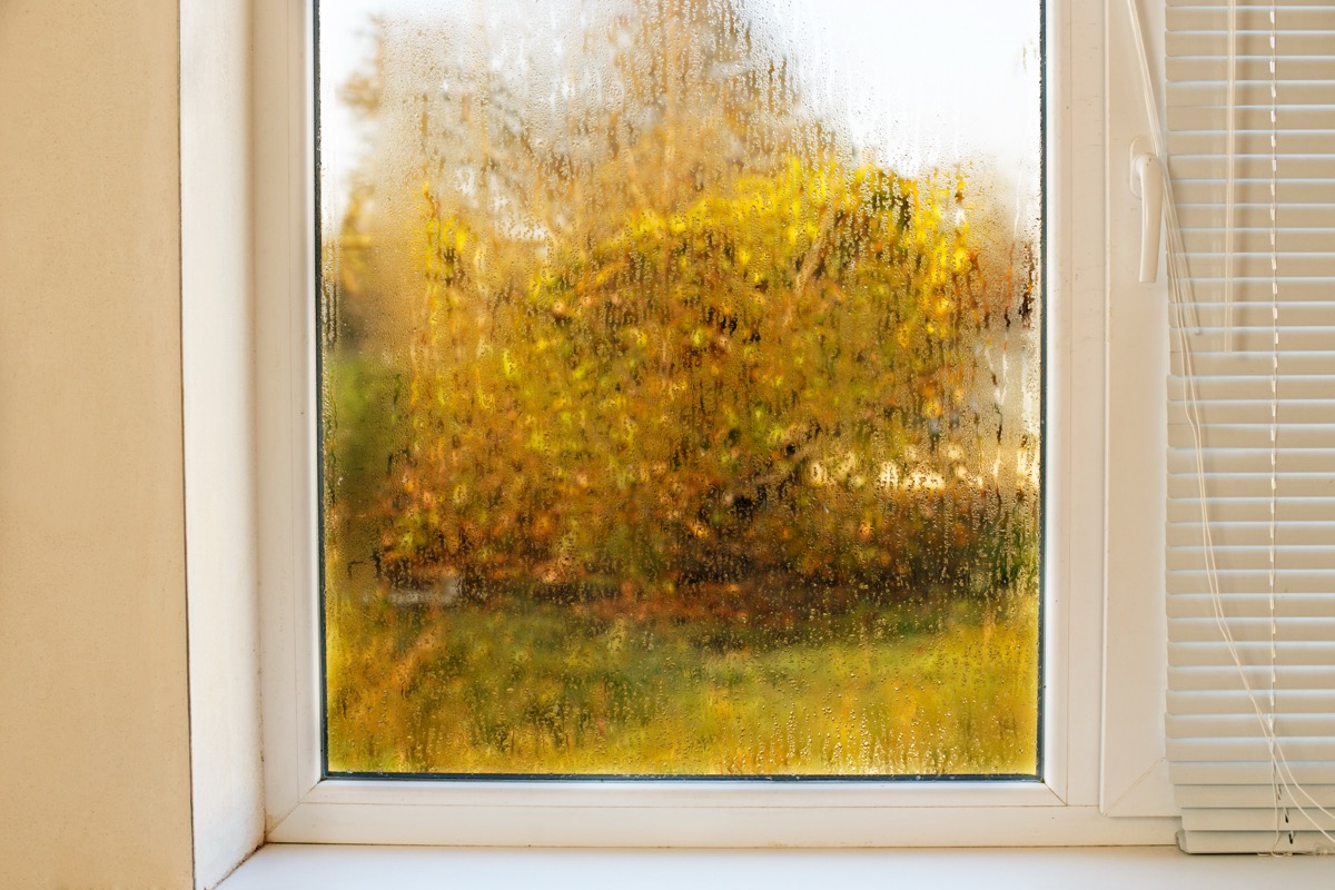 Recámara con problemas de humedad